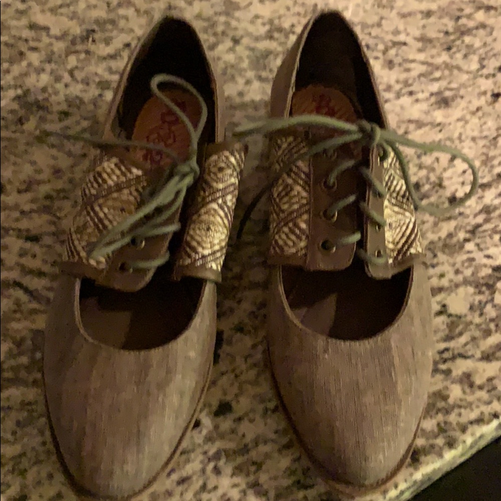 EUC Anthro oxfords